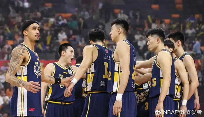 开云APP下载-越打越差！25岁前锋在广东七个赛季，杜锋苦心培养|广东男篮|张皓嘉|徐昕|浙江男篮|北控男篮_新浪体育_新浪新闻
